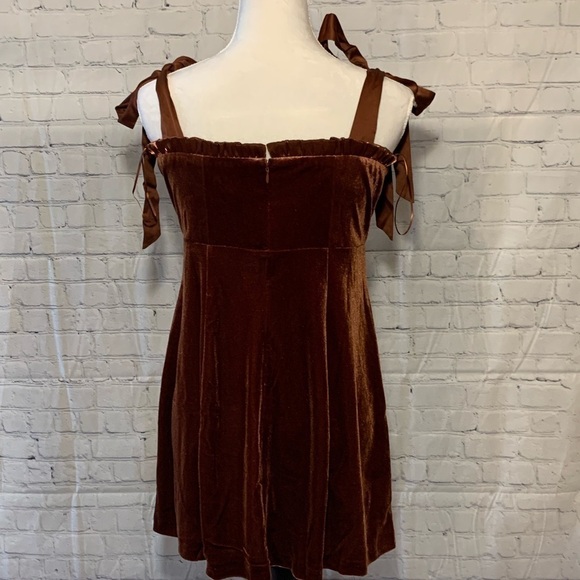 DANIELLE BERNSTEIN VELVET SHORT MINI DRESS BRAND NEW - Picture 5 of 11